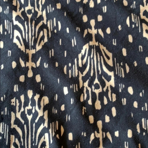 LuLaRoe leggings material Irma size L - Picture 7 of 7
